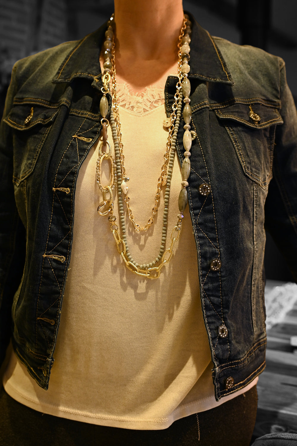 Collier sautoir fantaisie multi rangs doré et gris