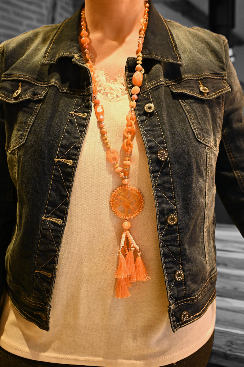 Collier sautoir orange médaillon arbre de vie