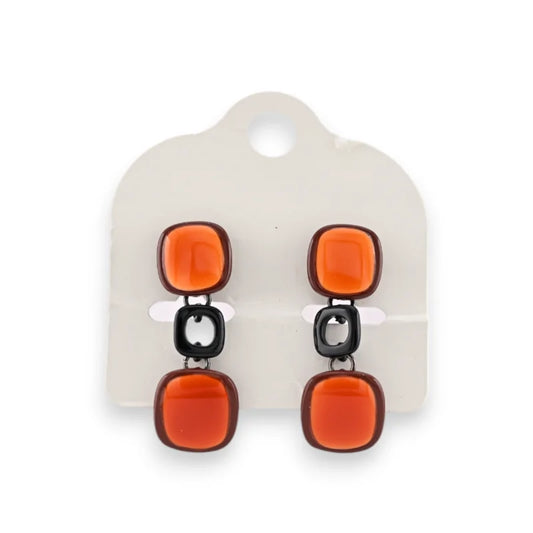 Boucles d'oreilles métal noir cubes vintage orange de chez Ikita