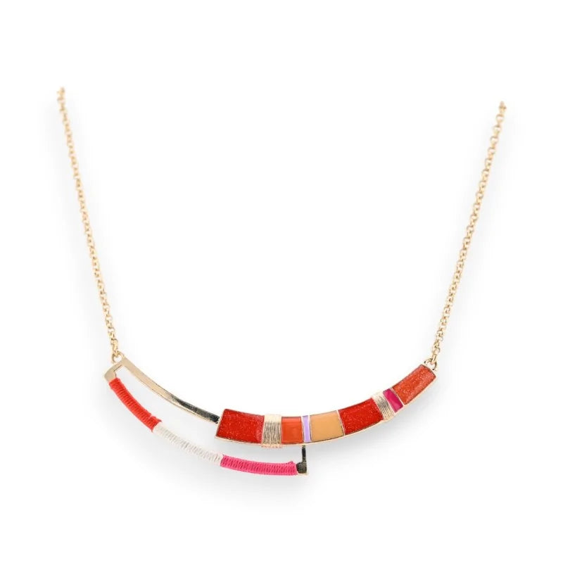 Collier ras-de-cou doré avec pendentif géométrique rouge, orange et blanc
