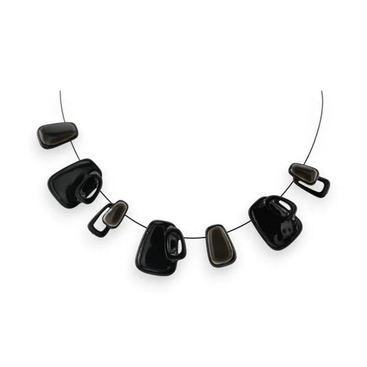 Collier Géométrique Noir et gris de chez  Ikita