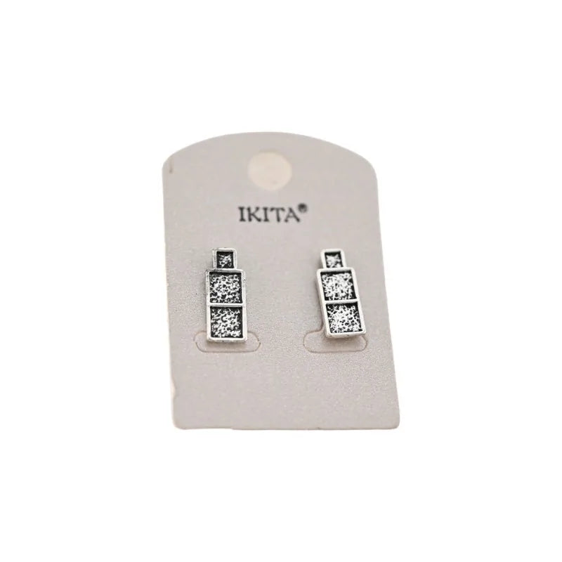 Boucles d'oreilles cubes argentées vieillis de chez Ikita