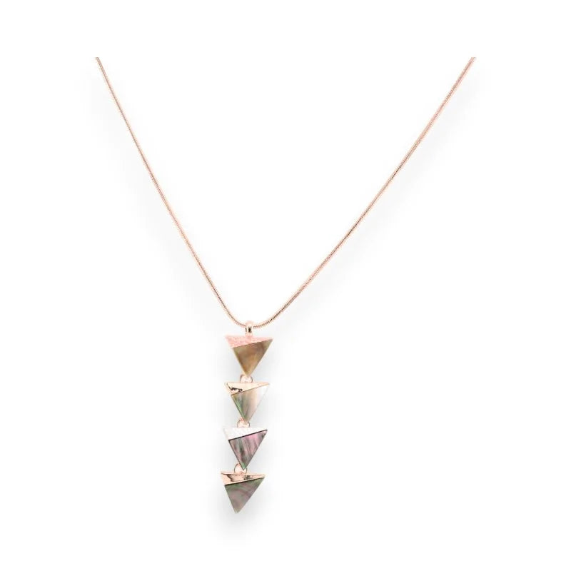 Collier cuivré rosé avec pendentif géométrique de 4 losanges nacrés en cascade