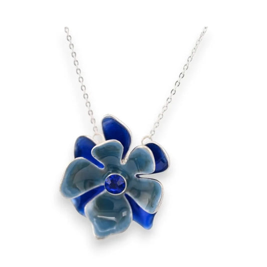 Collier argenté Fleur Bleue de chez Ikita
