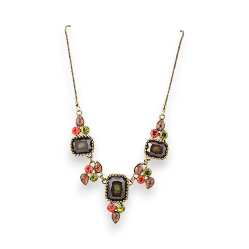Collier baroque doré avec pierres vertes et oranges, style vintage et élégant