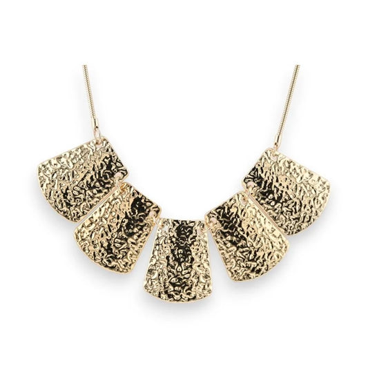 Collier fantaisie doré martelé  de chez Ikita