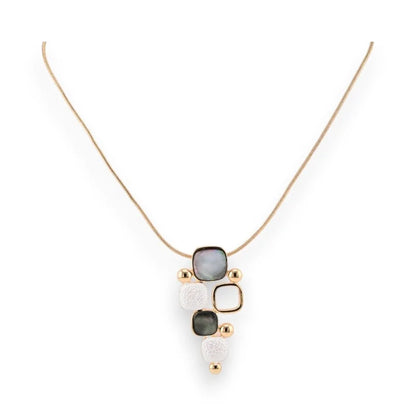 Collier médaillon géométrique doré avec pierres gris et blanc, design moderne et é...