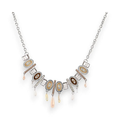 Collier fantaisie argenté avec pendentifs ovales beige et marron, style élégant et r...