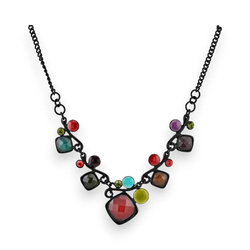 Collier fantaisie Ikita avec pierres multicolores sur chaîne noire, style bohème chic