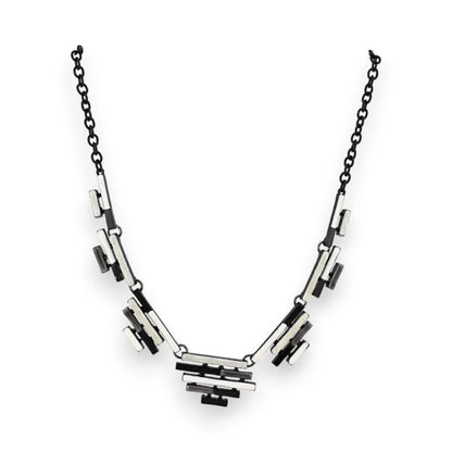 Collier moderne géométrique noir et blanc avec pendentifs rectangulaires sur chaîne ...