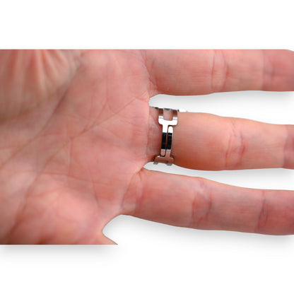Bague acier argenté forme géométrique ovale