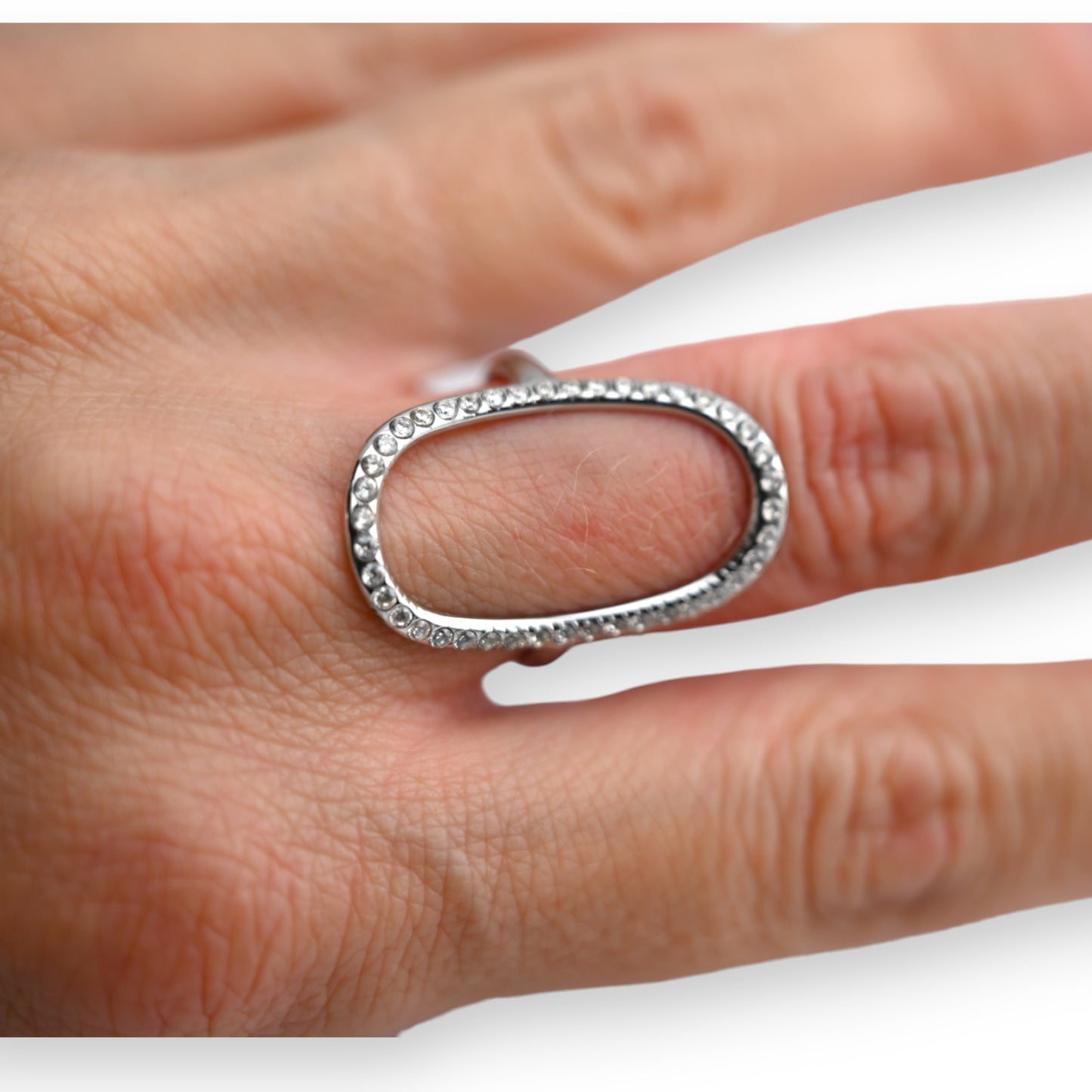 Bague acier argenté ovale strass