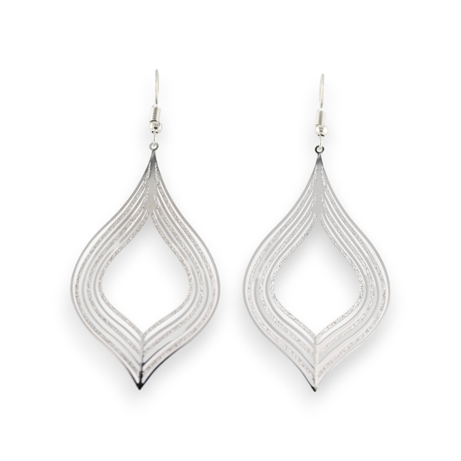 Boucle d'oreille argenté brillante goutte d'eau