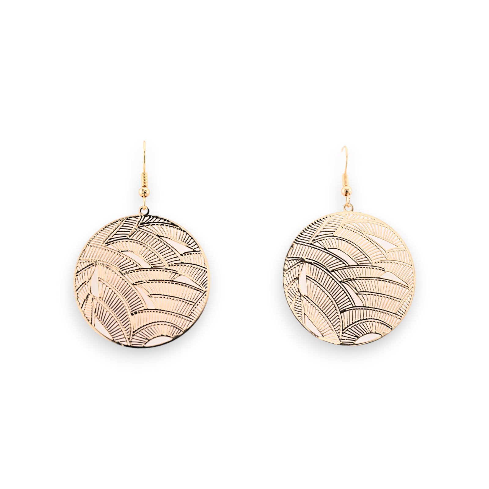 Boucle d'oreille ronde dorée légère dentelle métal