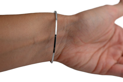 Bracelet argenté rigide flèche d'amour