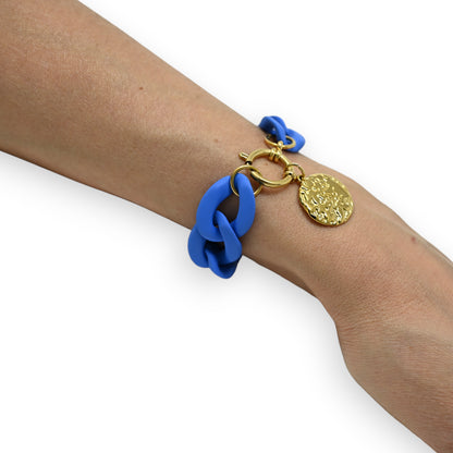 Bracelet bleu roi grosse chaine résine médaillon doré