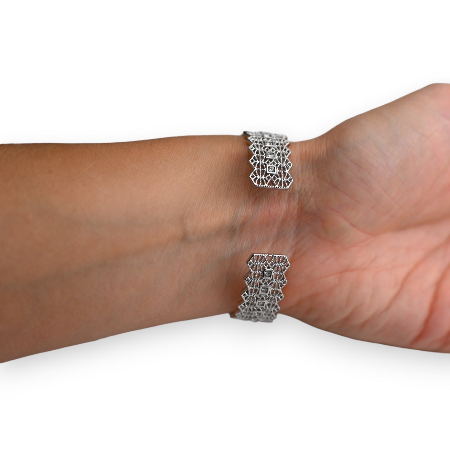 Bracelet rigide effet dentelle argenté