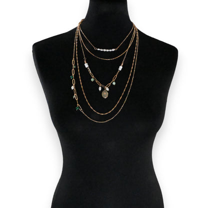 Collier fantaisie 5 rangées pierres nuance verte
