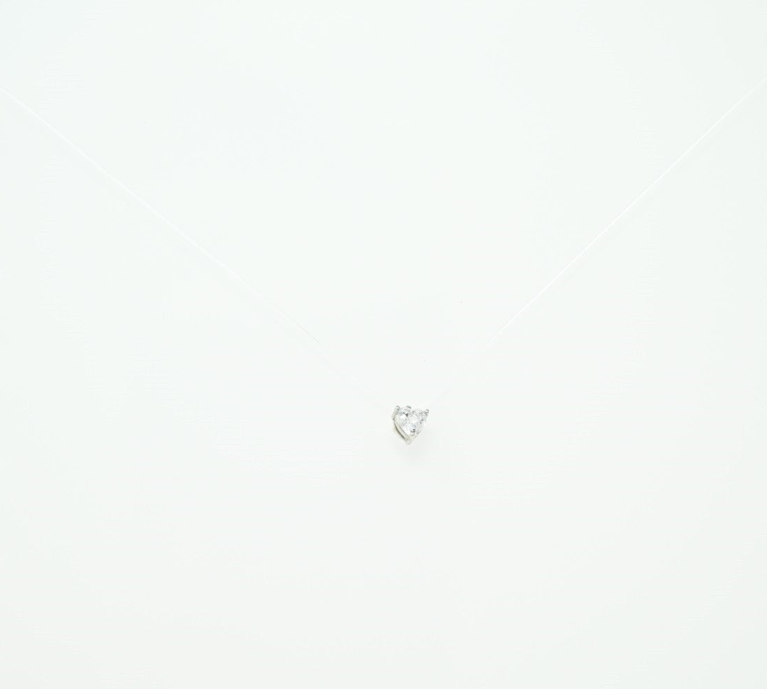 Collier fin fil de pêche médaillon coeur