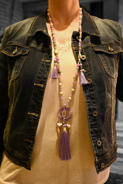 Collier sautoir fantaisie lilas médaillon rond pompon