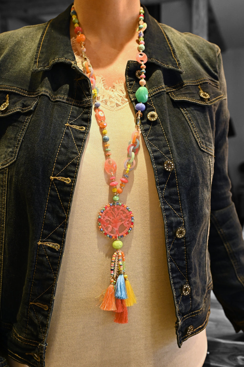 Collier sautoir multicolore arbre de vie