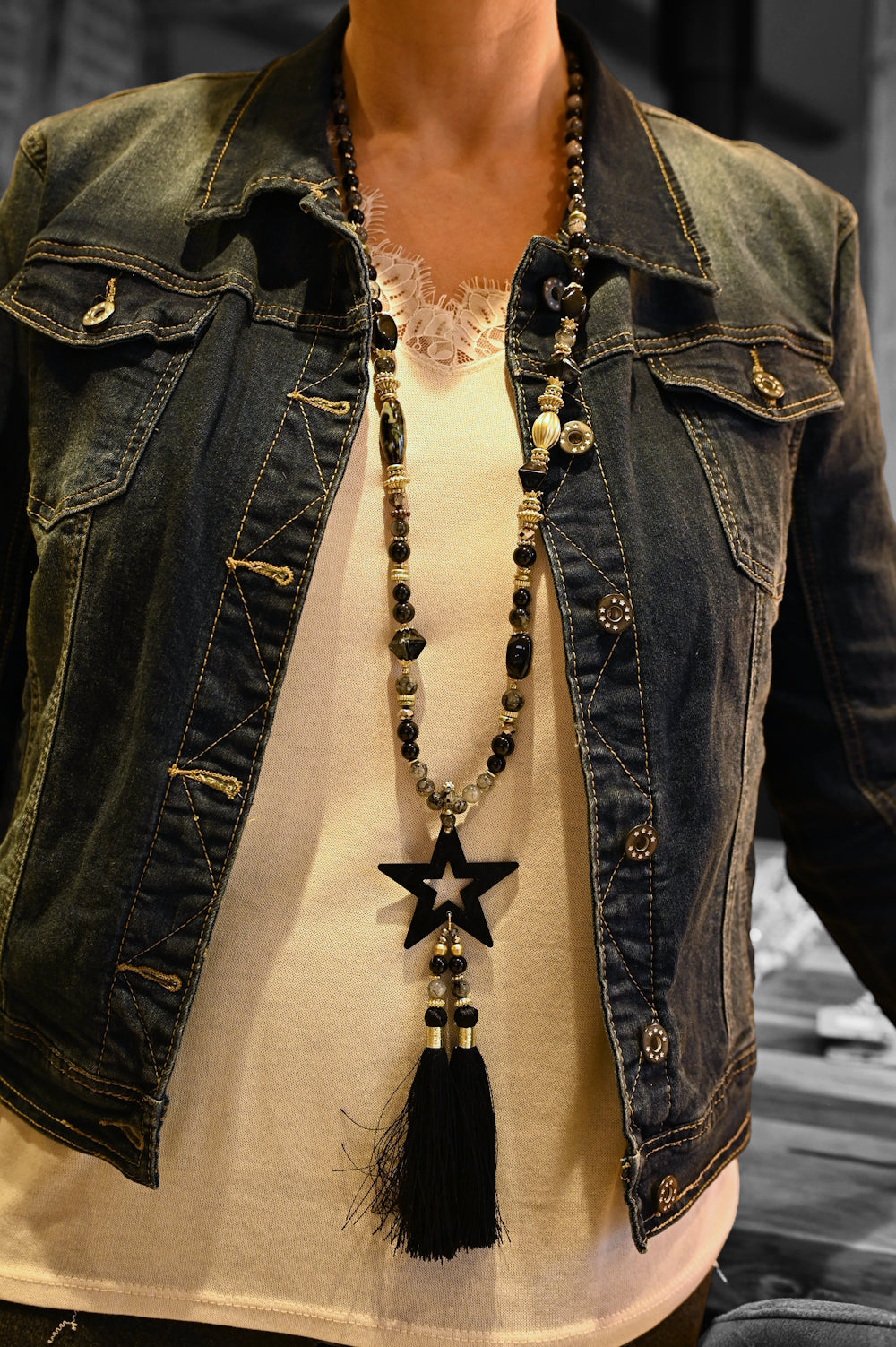 Collier sautoir étoile nuances noires