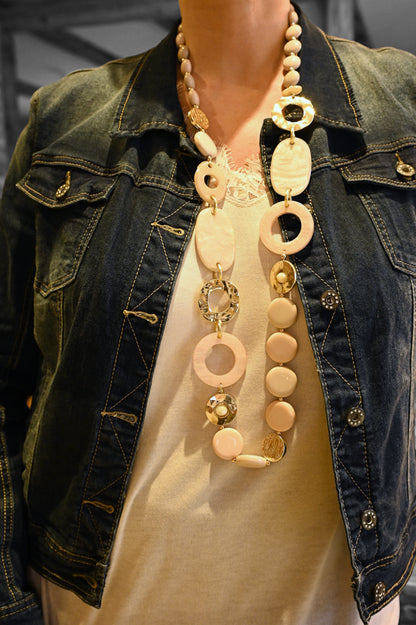 Collier sautoir vintage ronds nuances beige rosé