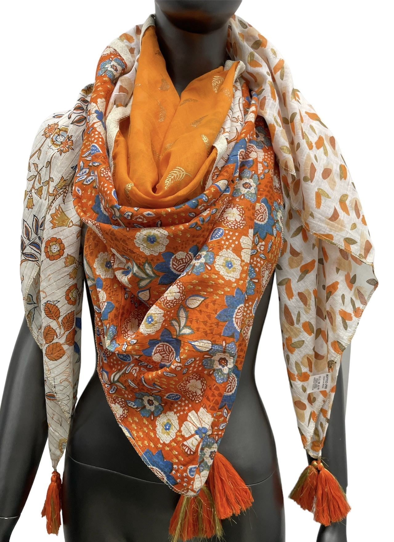 Foulard carré patchwork imprimé tâches et fleurs orange
