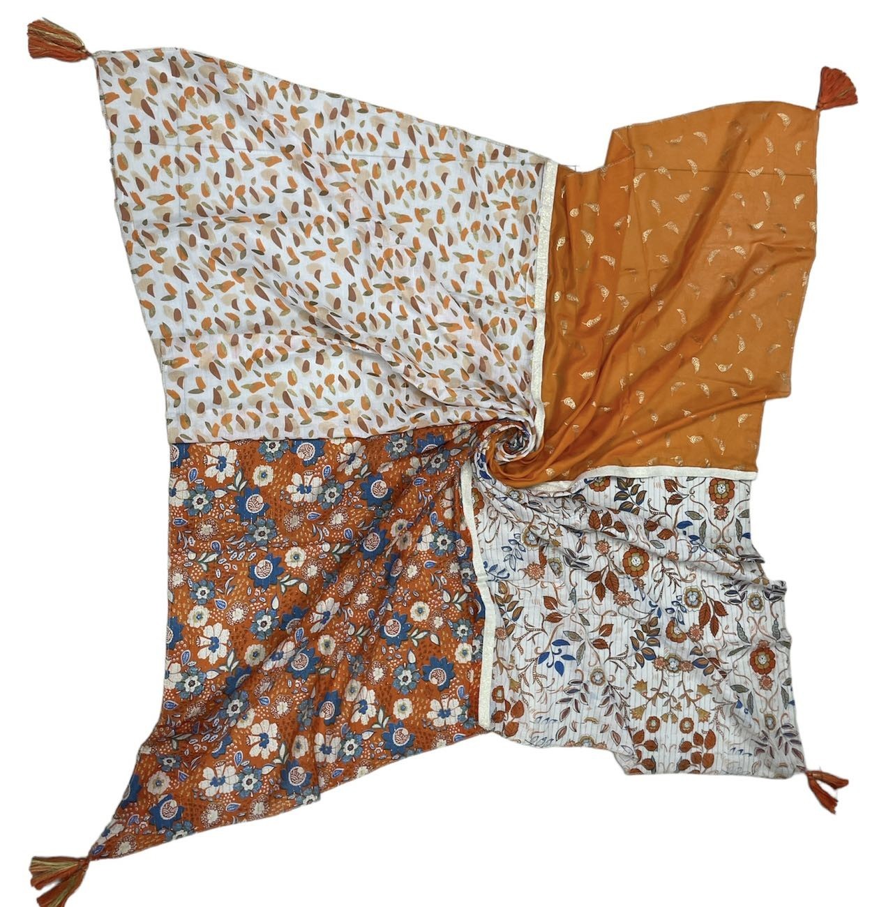 Foulard carré patchwork imprimé tâches et fleurs orange