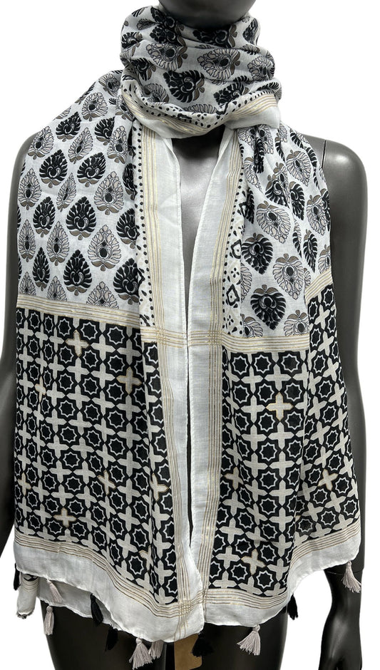 Foulard ethnique à détails dorés et pompons