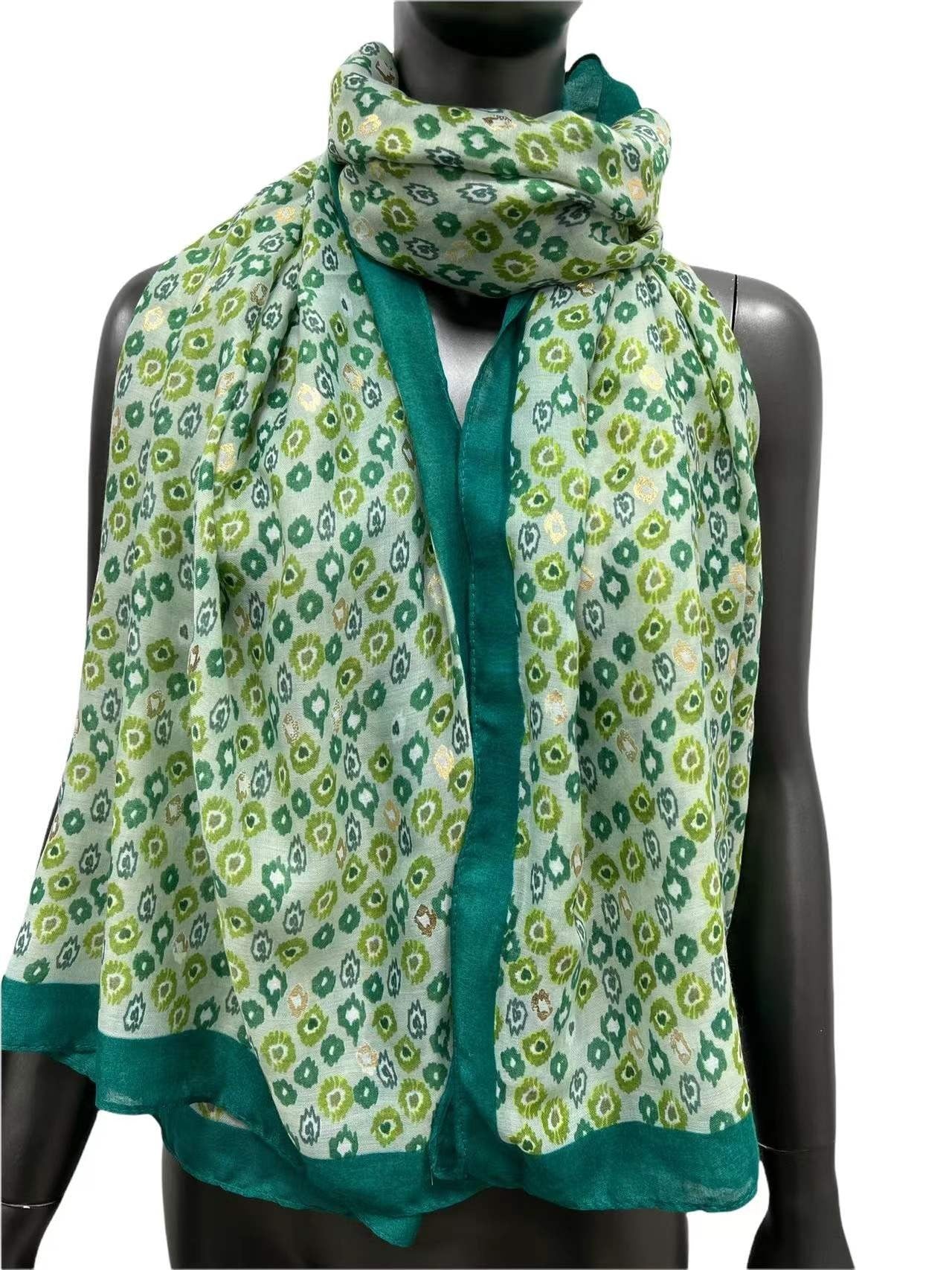 Foulard ethnique à détails dorés vert