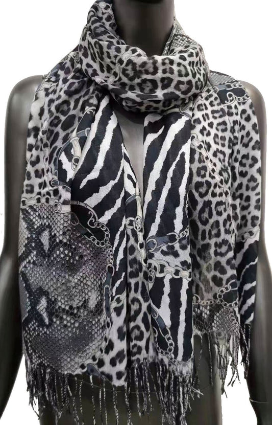 Foulard imprimé peaux animales et chaînes noir et blanc
