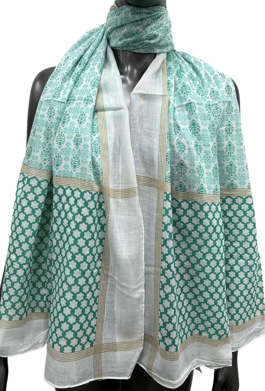 Foulard motif fleurs nuance vert d'eau