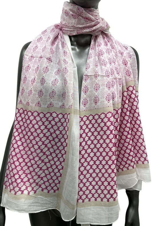 Foulard motifs fleurs tendance framboise
