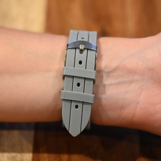 Montre Ernest silicone gris foncé cadran strass